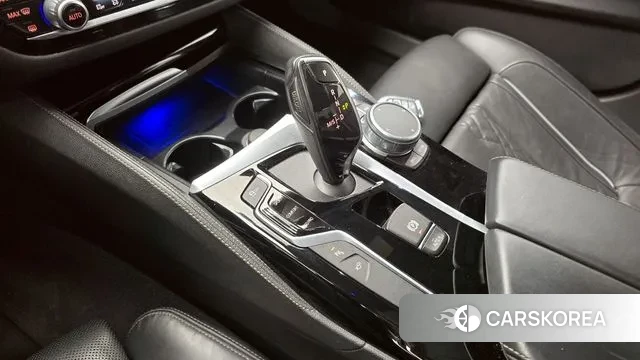 BMW 5 Series (G30) id 3636393 из Кореи 19