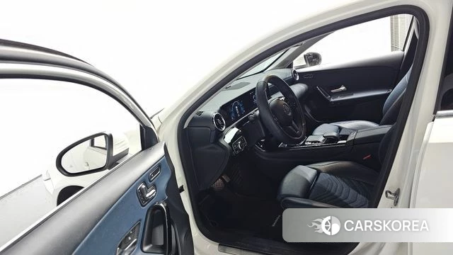 Mercedes-Benz A-Class W177 id 4525424 из Кореи 31