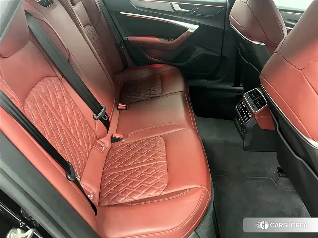 Audi A7L id 4622463 из Китая 16