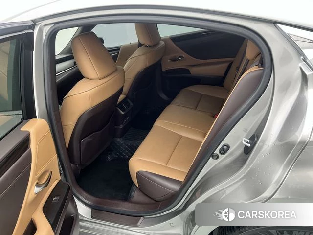 Lexus ES id 4274714 из Китая 27