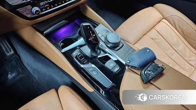 BMW 5 Series (G30) id 4019751 из Кореи 19