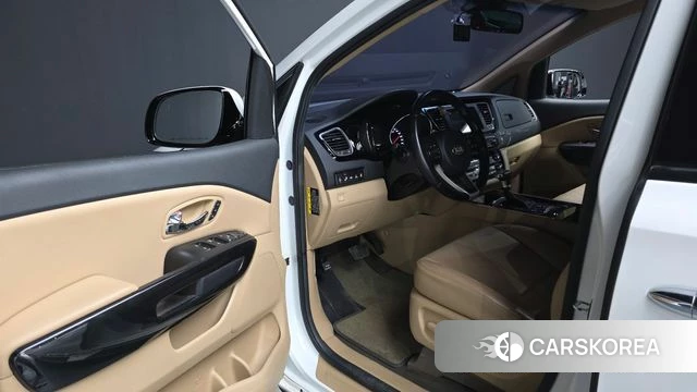 Kia All New Carnival id 4430618 из Кореи 32