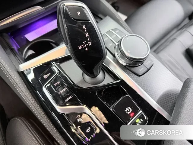 BMW 5 Series (G30) id 3507895 из Кореи 9