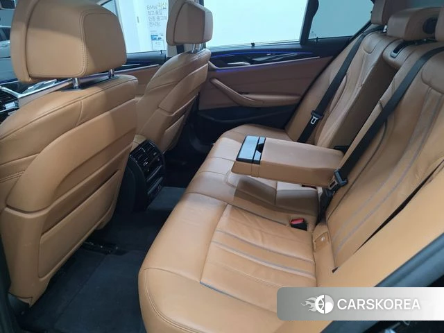 BMW 5 Series (G30) id 4454856 из Кореи 9
