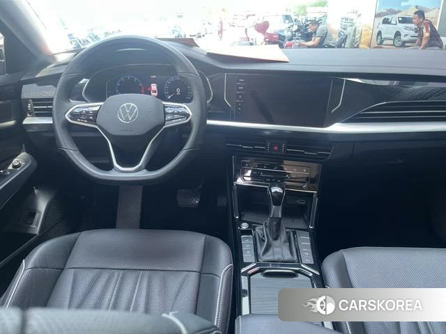 Volkswagen Passat id 4259651 из Китая 9