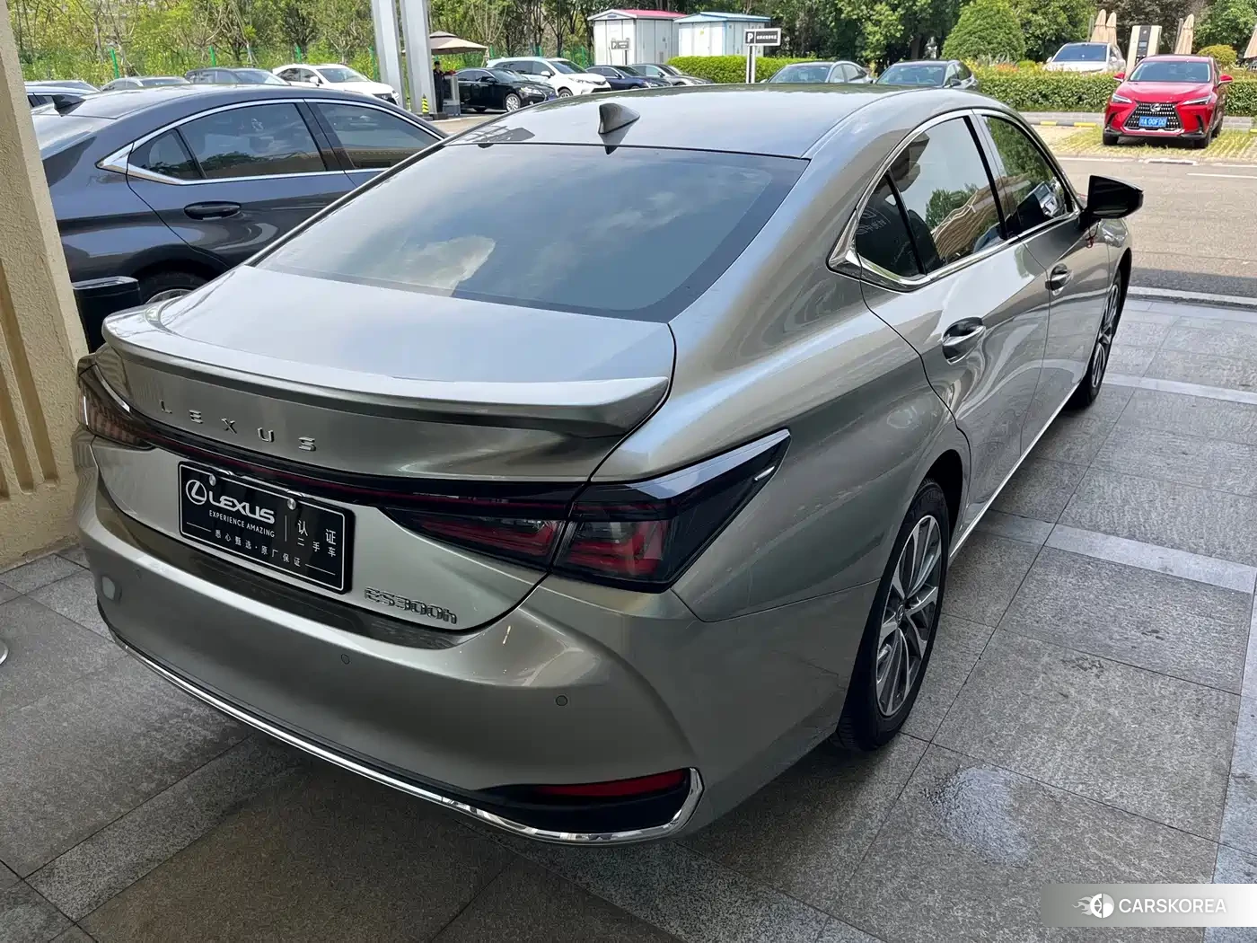 Lexus ES id 4644614 из Китая 16