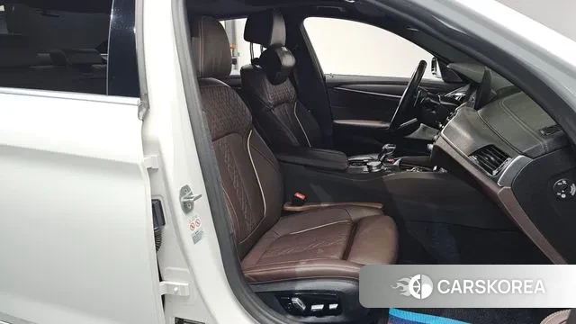 BMW 5 Series (G30) id 3023390 из Кореи 19