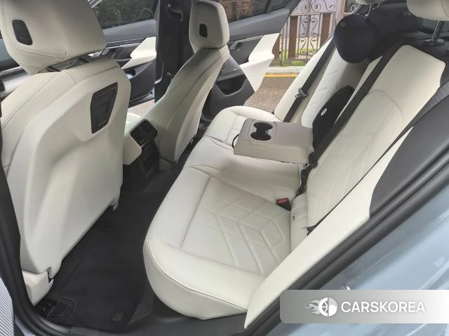BMW 5 Series (G60) id 4612145 из Кореи 9