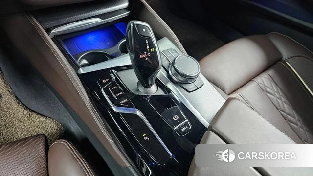 BMW 5 Series (G30) id 3897465 из Кореи 19