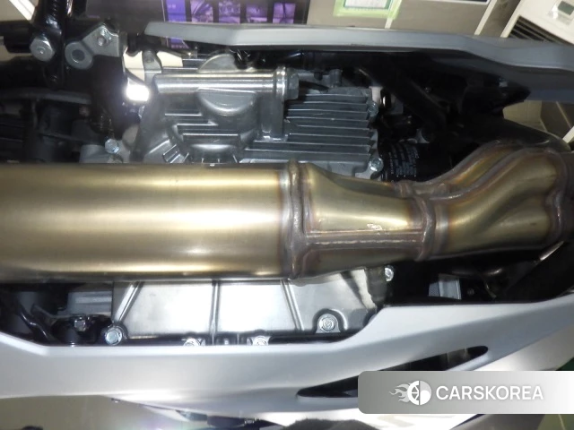 Kawasaki ZX-4R SE id 4320411 из Японии 9