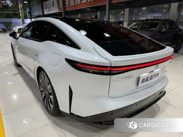 Toyota Platinum Wisdom 7 id 4290072 из Китая 13