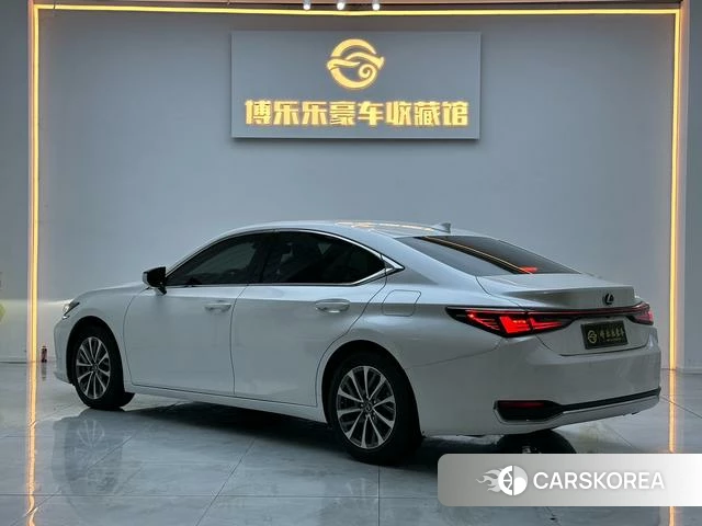Lexus ES id 4255710 из Китая 19