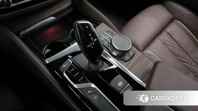 BMW 5 Series (G30) id 3872973 из Кореи 19