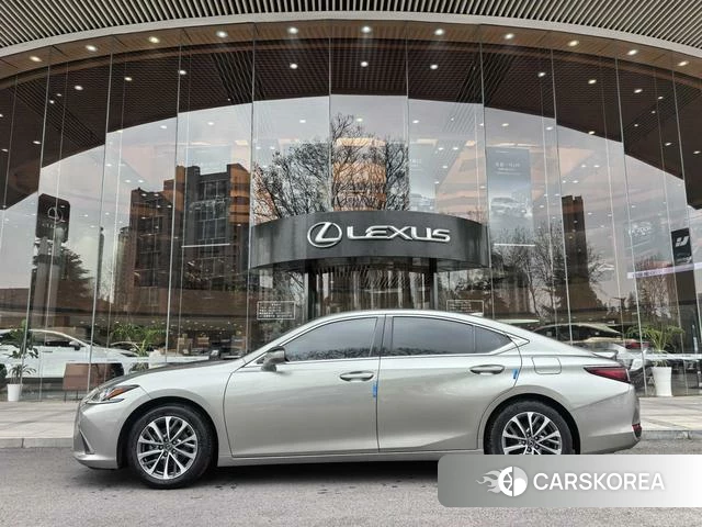 Lexus ES id 4290664 из Китая 16
