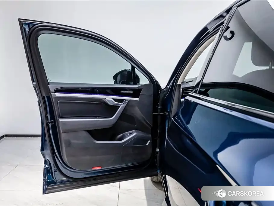 Volkswagen Touareg id 4570746 из Китая 33