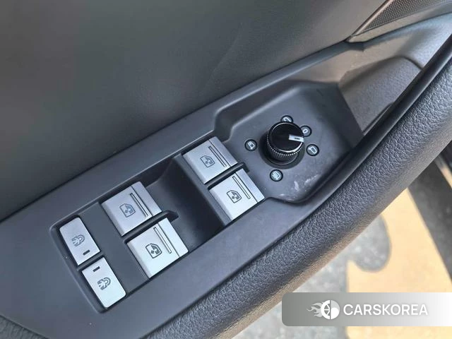 Audi A6L id 3856102 из Китая 19
