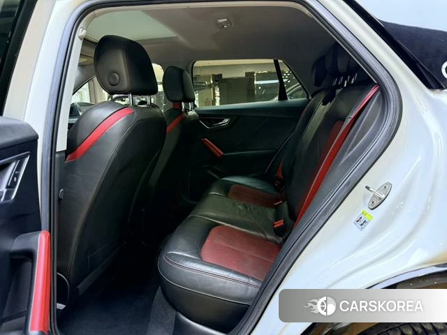 Audi Q2L id 3889103 из Китая 9