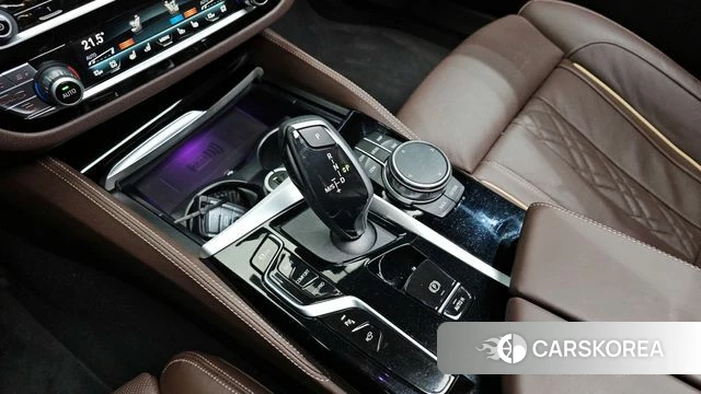 BMW 5 Series (G30) id 3838564 из Кореи 19