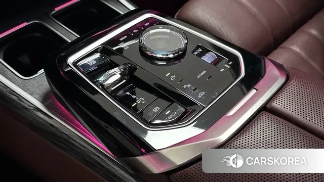 BMW 7 Series (G70) id 3644055 из Кореи 19