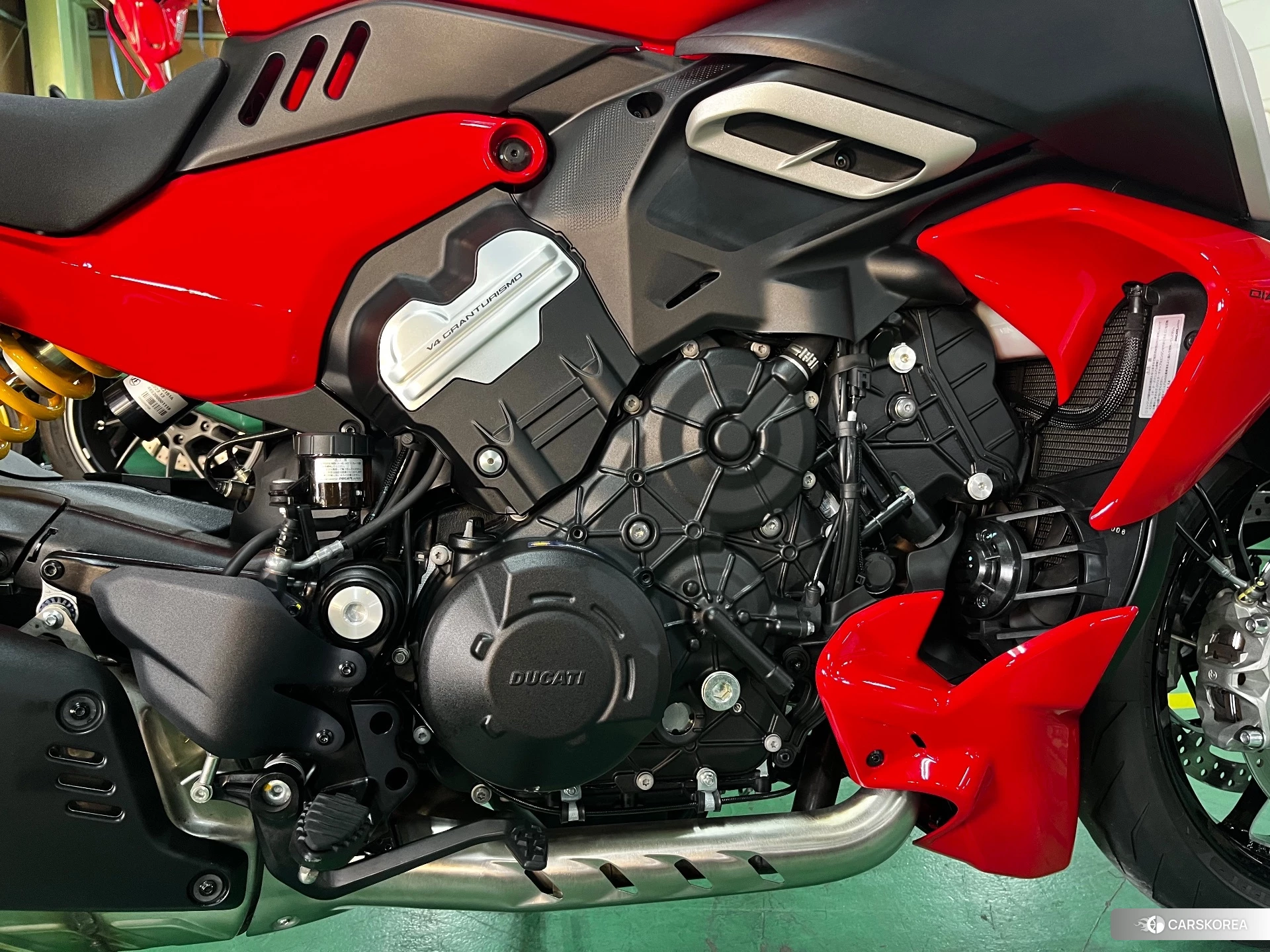 Ducati DIAVEL V4 id 4191879 из Японии 10