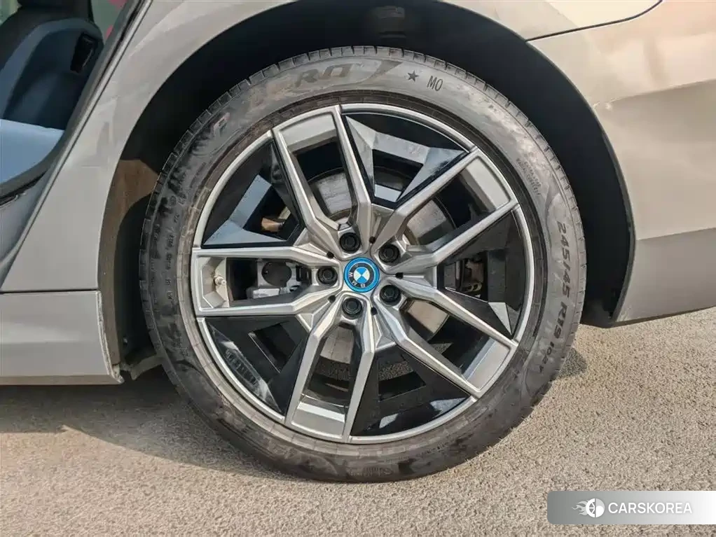 BMW i5 id 4539044 из Китая 14