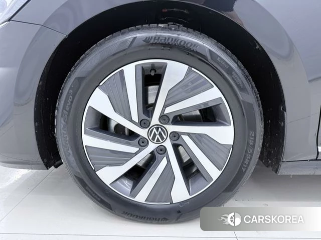 Volkswagen Passat PHEV id 4365847 из Китая 15