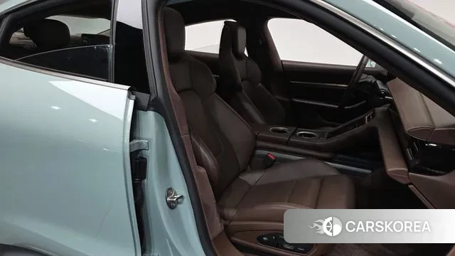 Porsche Taycan id 3131506 из Кореи 19