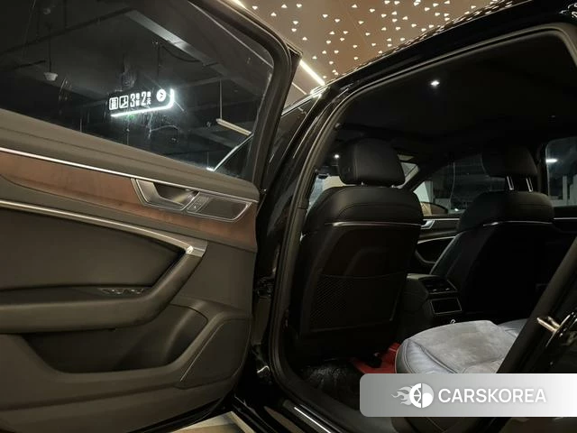 Audi A6L id 3913654 из Китая 21