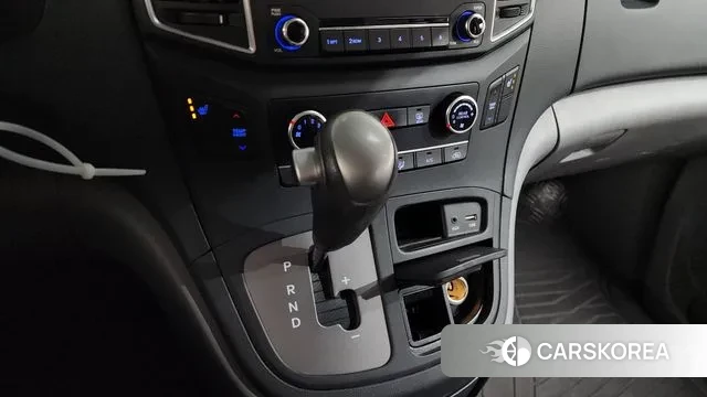Hyundai The New Grand Starex id 3573636 из Кореи 19