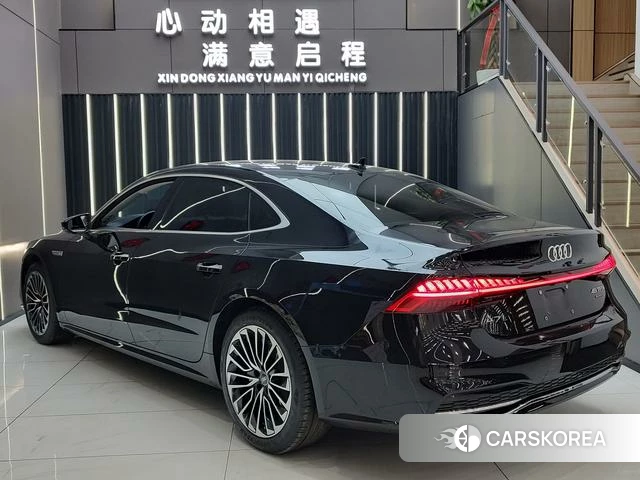 Audi A7L id 4256698 из Китая 9