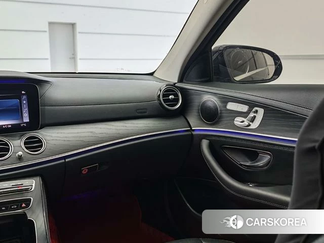 Mercedes-Benz E-class id 4254243 из Китая 18