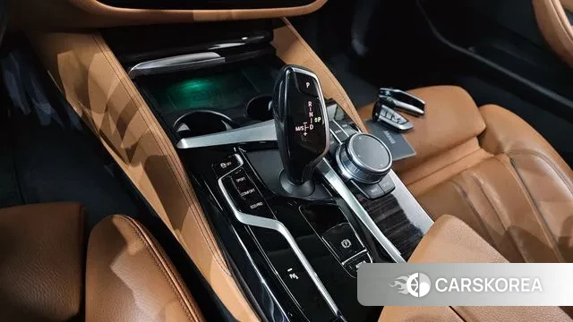 BMW 5 Series (G30) id 3640647 из Кореи 19