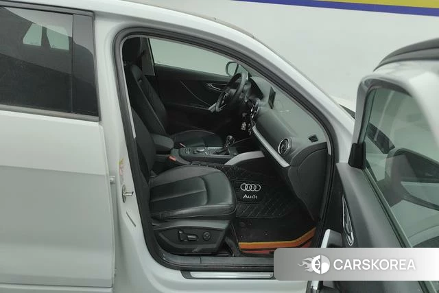 Audi Q2L id 3902322 из Китая 16