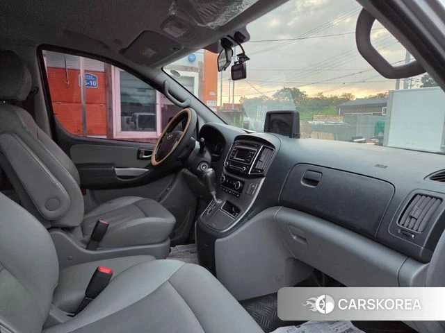 Hyundai The New Grand Starex id 4543649 из Кореи 17