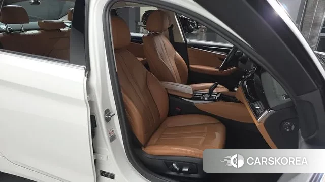 BMW 5 Series (G30) id 3444987 из Кореи 19