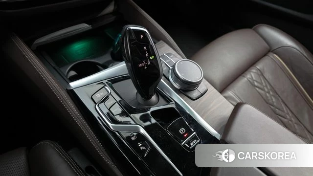 BMW 5 Series (G30) id 3954856 из Кореи 19