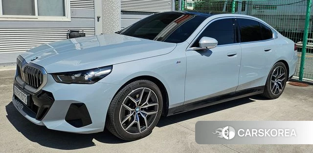 BMW 5 Series (G60) id 4704921 из Кореи 9
