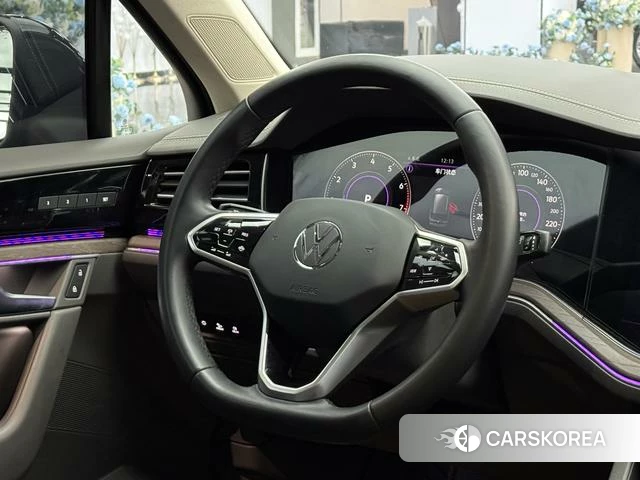 Volkswagen Touareg id 4211861 из Китая 19