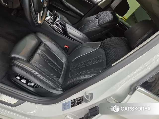 BMW 5 Series (G30) id 3601104 из Кореи 13