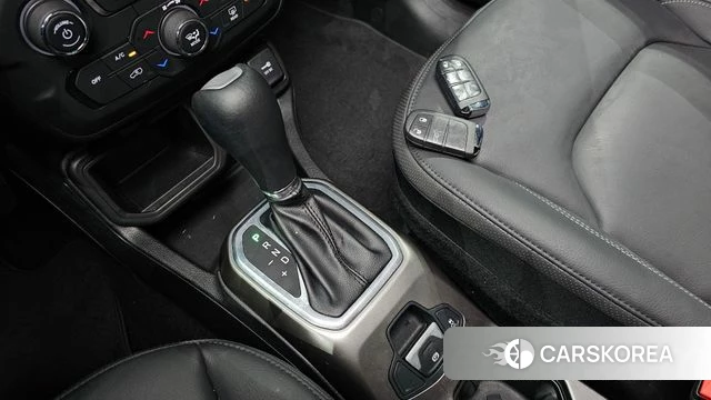 Jeep Renegade id 3924527 из Кореи 19