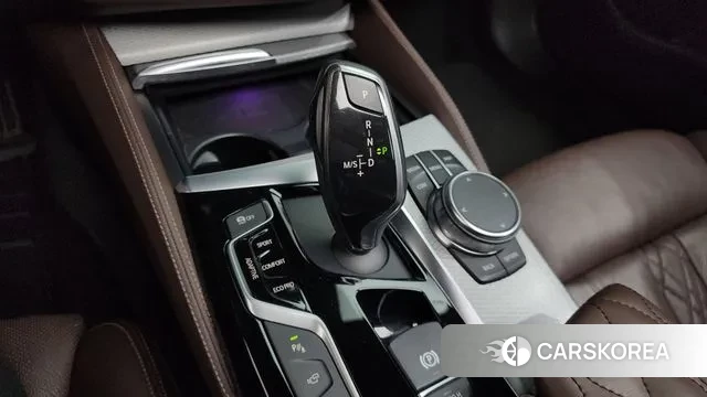 BMW 5 Series (G30) id 3531297 из Кореи 19