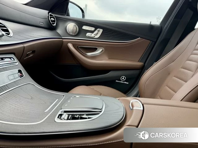 Mercedes-Benz E-class PHEV id 4261606 из Китая 17