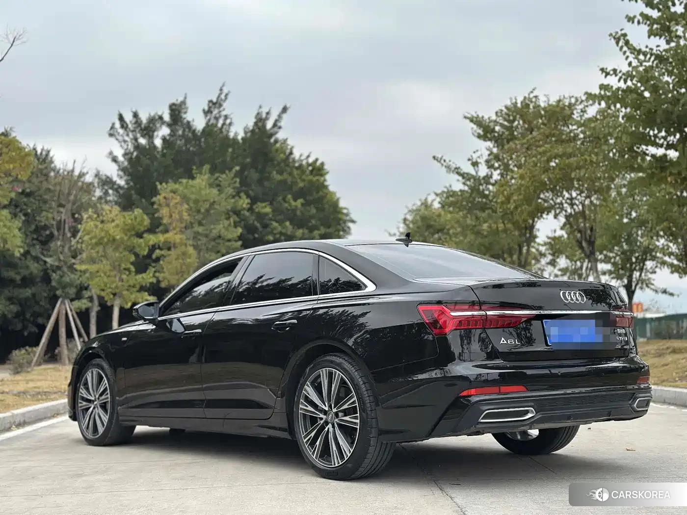 Audi A6L id 4546103 из Китая 9