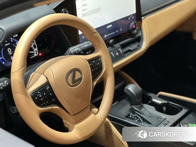 Lexus ES id 4190384 из Китая 18