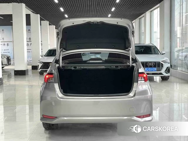 Toyota Corolla id 4263189 из Китая 16