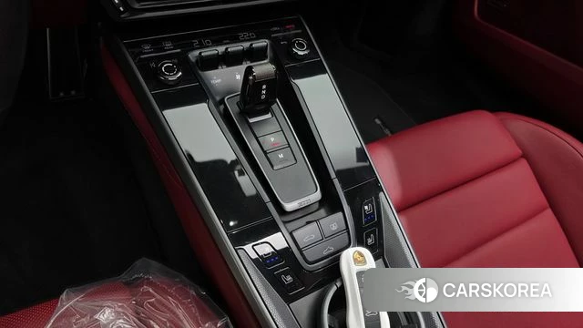 Porsche 911(992) id 4324651 из Кореи 19