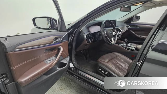 BMW 5 Series (G30) id 4429758 из Кореи 32