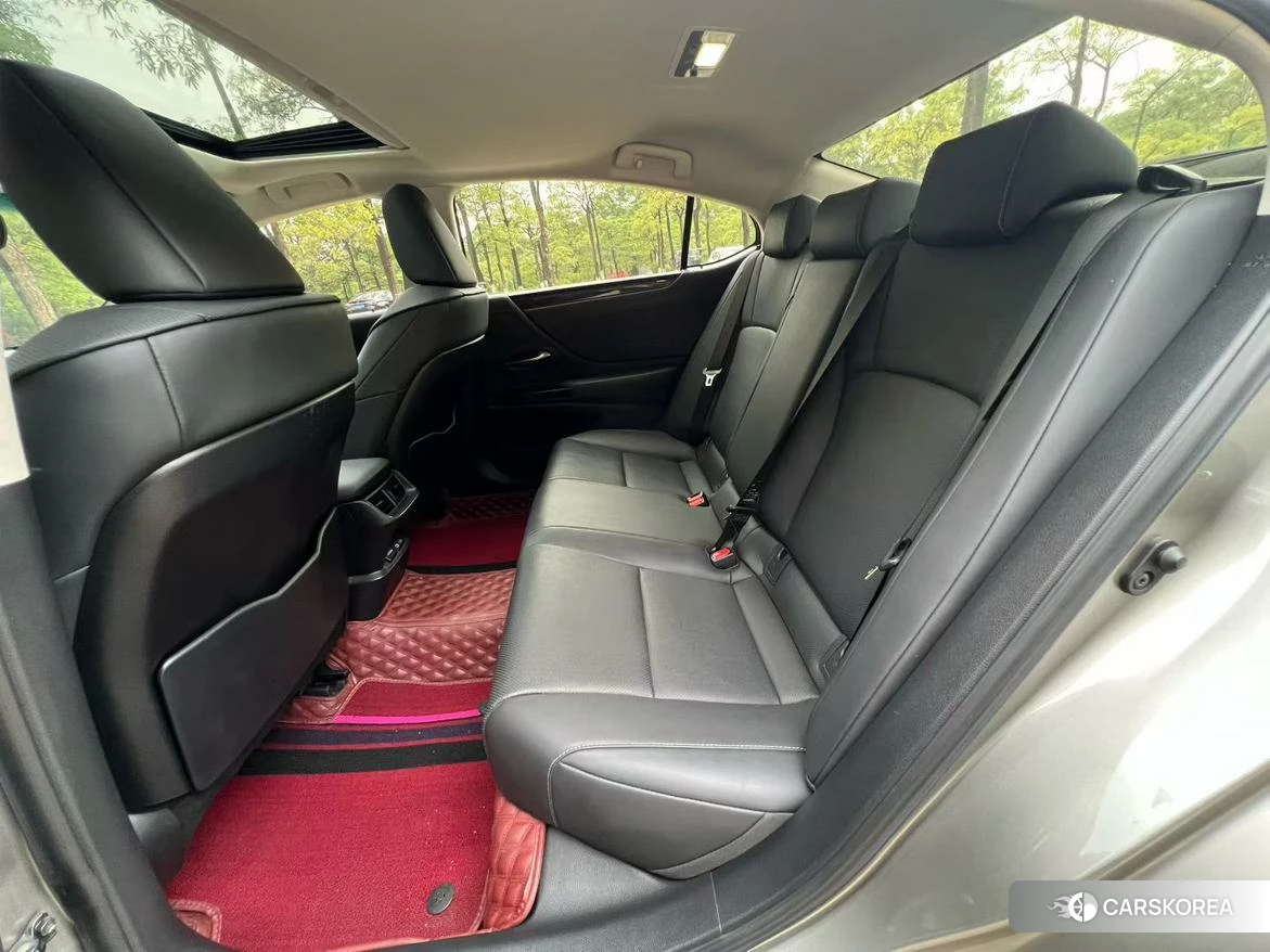 Lexus ES id 4512879 из Китая 9