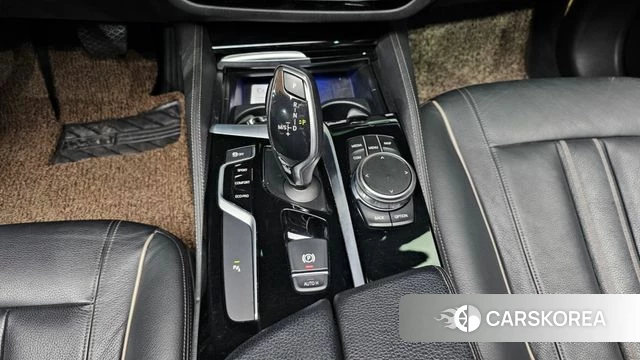 BMW 5 Series (G30) id 4197047 из Кореи 19