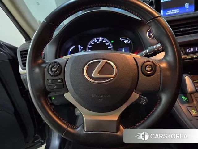 Lexus CT200h id 3469932 из Кореи 19